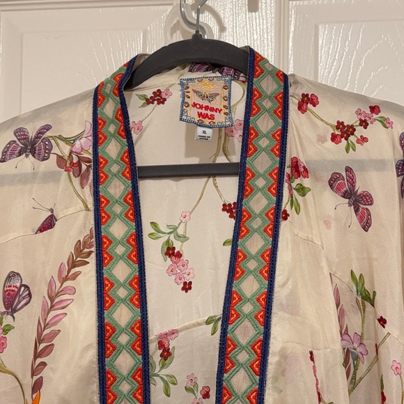 Johnny Was Cream Floral Silk Kimono Cape with Green & Pink Accents - Picture 4 of 11